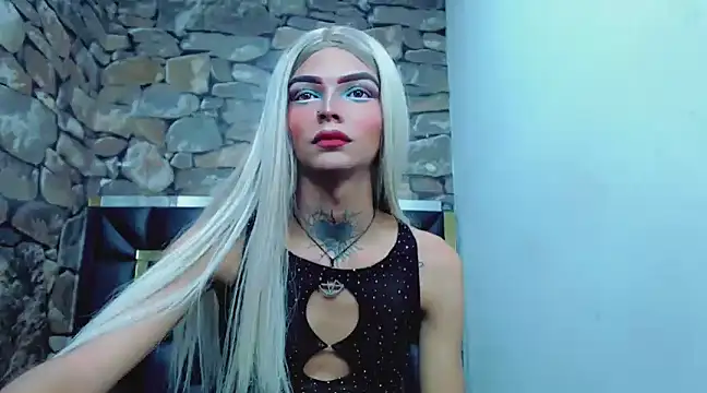 Snapshot of luna_gil_sex chatting on 01.09.25 luna gil sex online show from 01.09.25