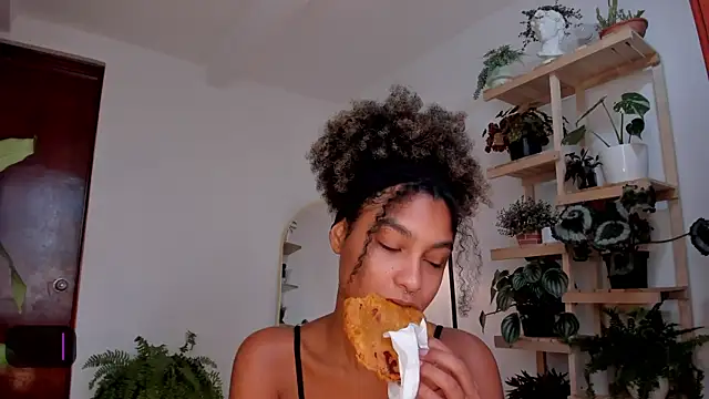 Snapshot of Johaphyton chatting on 12.04.24 Johaphyton online show from 12.04.24