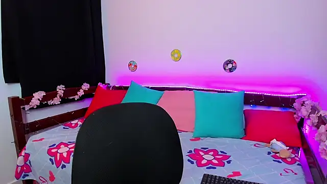 Snapshot of _Moon_Johnson chatting on 09.18.25  Moon Johnson online show from 09.18.25