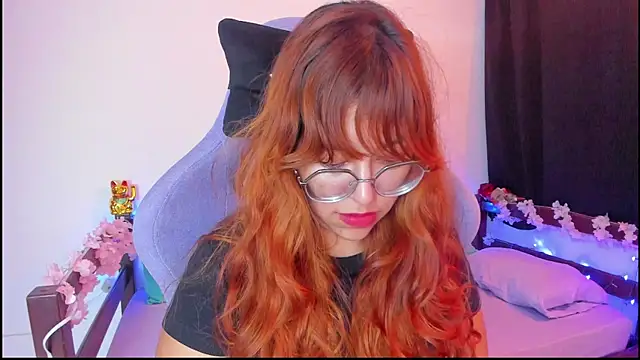 Snapshot of _Moon_Johnson chatting on 11.03.25  Moon Johnson online show from 11.03.25