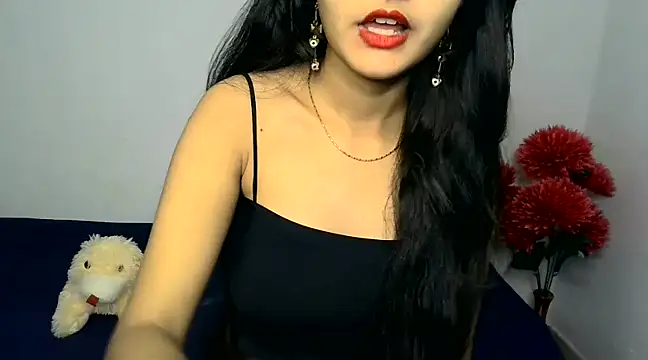 Snapshot of SUZY_FROMUS chatting on 12.05.24 SUZY FROMUS online show from 12.05.24