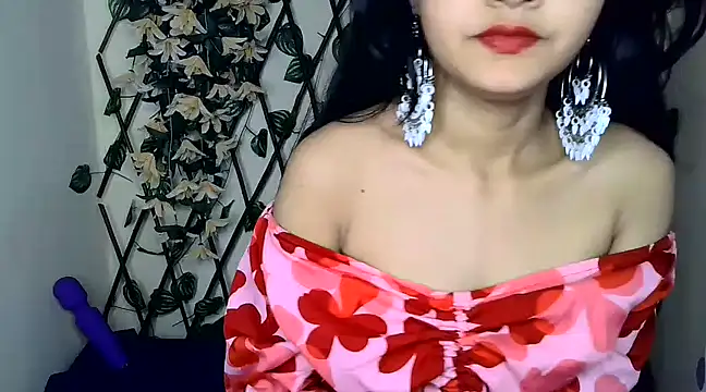 Snapshot of SUZY_FROMUS chatting on 02.15.25 SUZY FROMUS online show from 02.15.25