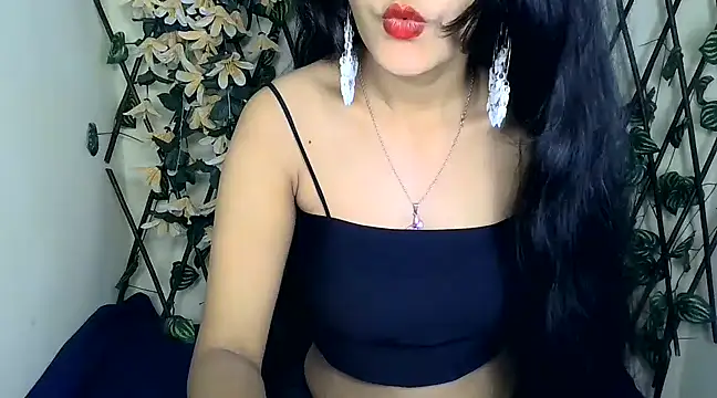 Snapshot of SUZY_FROMUS chatting on 03.01.25 SUZY FROMUS online show from 03.01.25