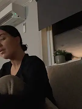 Snapshot of eemsii chatting on 02.05.25 eemsii online show from 02.05.25