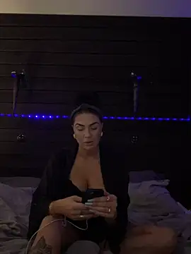 Snapshot of eemsii chatting on 02.15.25 eemsii online show from 02.15.25