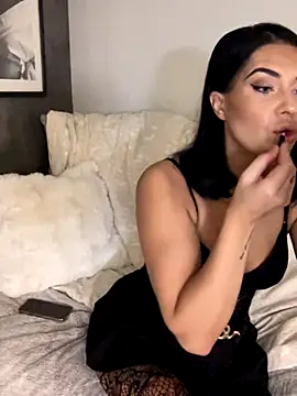 Snapshot of eemsii chatting on 10.24.25 eemsii online show from 10.24.25