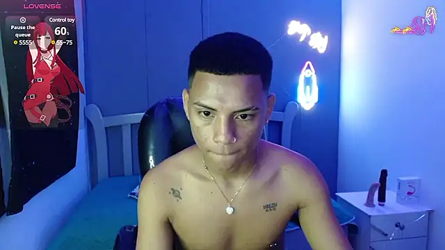 Snapshot of OwenStone_ chatting on 12.01.24 OwenStone online show from 12.01.24