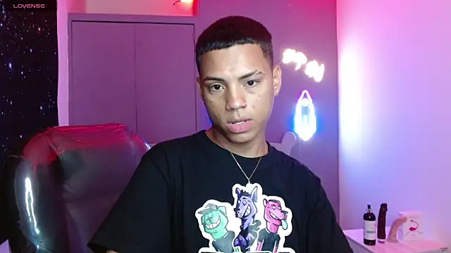 Snapshot of OwenStone_ chatting on 12.07.24 OwenStone online show from 12.07.24