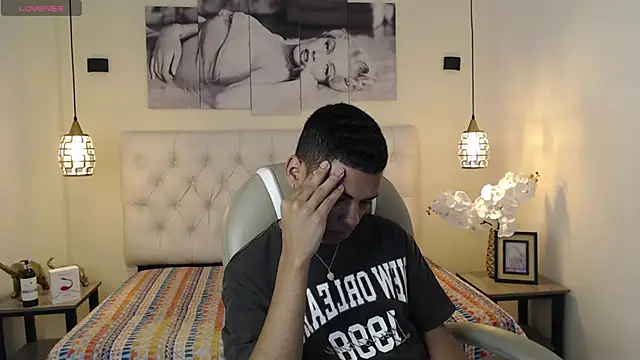 Snapshot of OwenStone_ chatting on 12.27.24 OwenStone online show from 12.27.24