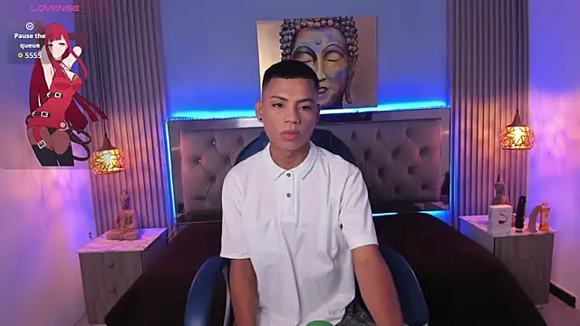 Snapshot of OwenStone_ chatting on 09.13.25 OwenStone online show from 09.13.25