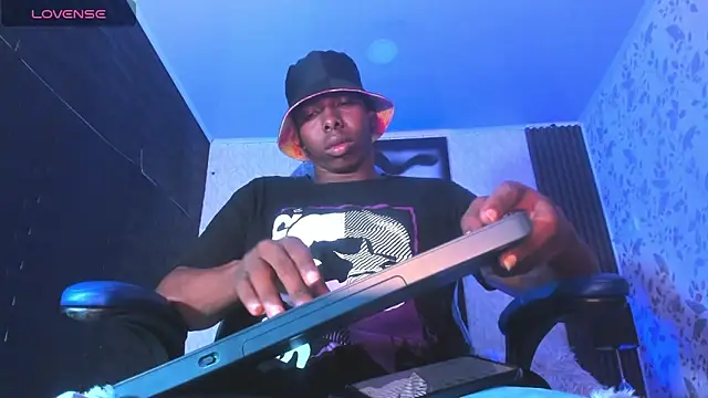 Snapshot of JD_THEBABY chatting on 03.12.25 JD THEBABY online show from 03.12.25