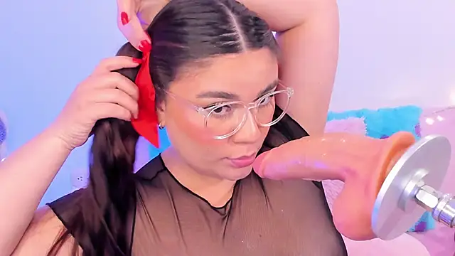 Snapshot of Isa_belaa chatting on 02.10.25 Isa belaa online show from 02.10.25