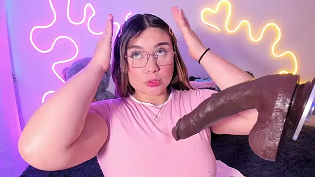 Snapshot of Isa_belaa chatting on 11.05.25 Isa belaa online show from 11.05.25