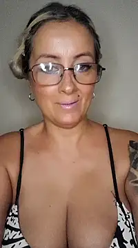 Snapshot of DesireSatler chatting on 02.02.25 DesireSatler online show from 02.02.25