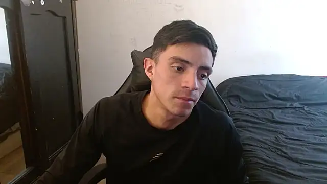 Snapshot of kv___xxx_ chatting on 09.26.25 kv   xxx  online show from 09.26.25