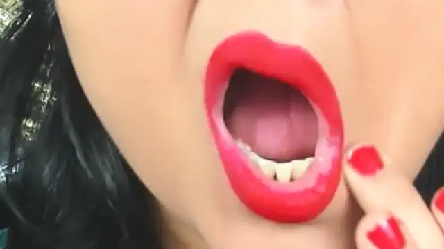 Snapshot of SelenaNoctis chatting on 01.25.25 SelenaNoctis online show from 01.25.25