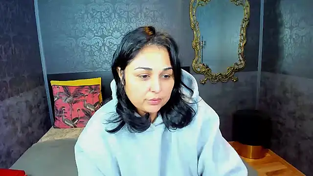 Snapshot of SelenaNoctis chatting on 02.22.25 SelenaNoctis online show from 02.22.25