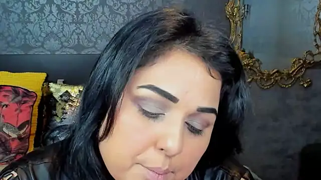 Snapshot of SelenaNoctis chatting on 02.25.25 SelenaNoctis online show from 02.25.25