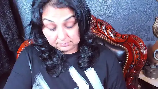 Snapshot of SelenaNoctis chatting on 11.28.25 SelenaNoctis online show from 11.28.25