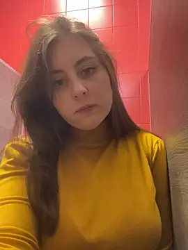 Snapshot of Topvi_ chatting on 12.27.24 Topvi online show from 12.27.24