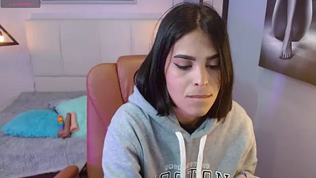 Snapshot of AlessiaVal_ chatting on 03.07.25 AlessiaVal online show from 03.07.25