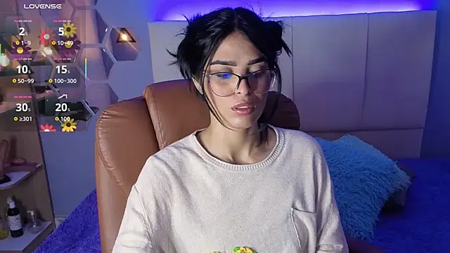 Snapshot of AlessiaVal_ chatting on 09.15.25 AlessiaVal online show from 09.15.25