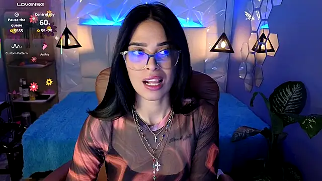 Snapshot of AlessiaVal_ chatting on 11.10.25 AlessiaVal online show from 11.10.25