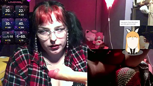 Snapshot of puffpixiee chatting on 02.02.25 puffpixiee online show from 02.02.25