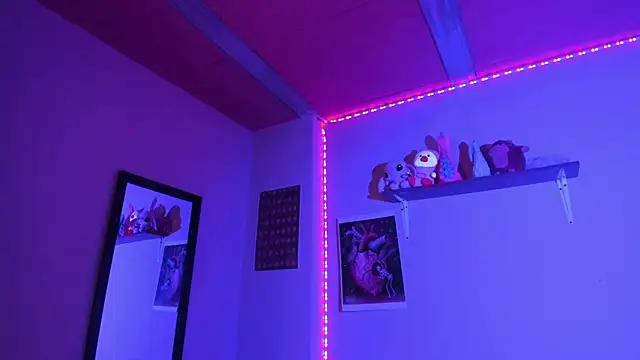 MadelineBenet online show from 12.17.24