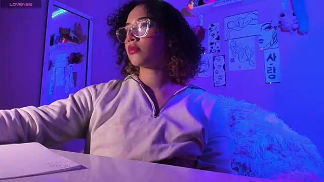 MadelineBenet online show from 02.10.25