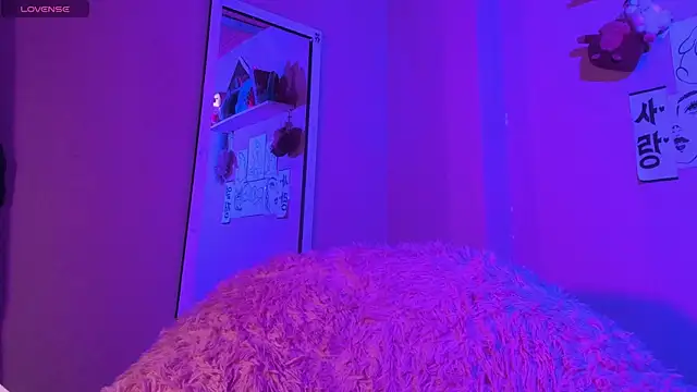 MadelineBenet online show from 02.25.25