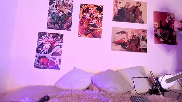 Luna-Chann online show from 11.04.25