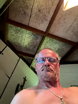 Snapshot of Bubbawarson chatting on 12.04.25 Bubbawarson online show from 12.04.25