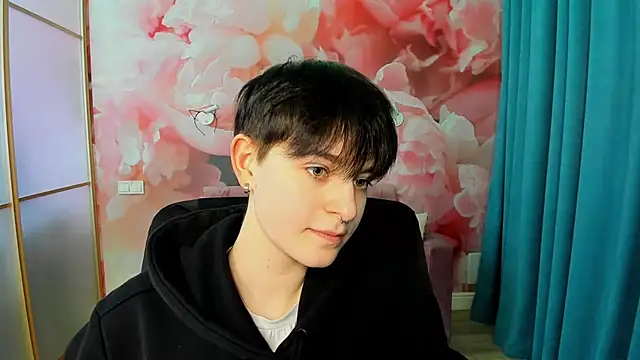 EmiliaYours online show from 12.06.24