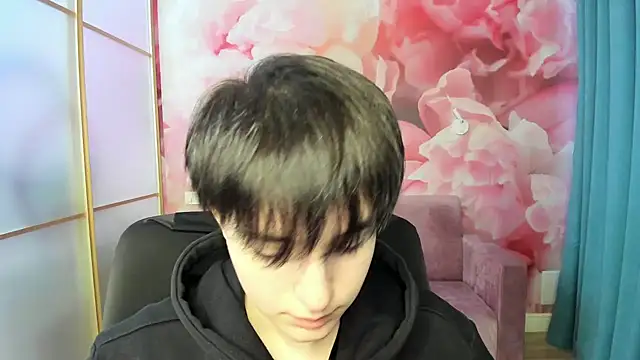 EmiliaYours online show from 12.10.24