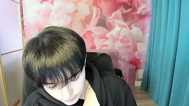 EmiliaYours online show from 12.10.24