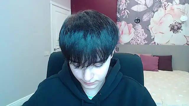 EmiliaYours online show from 12.15.24