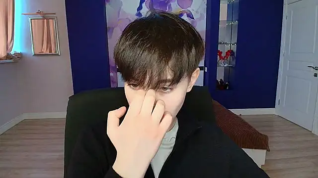 EmiliaYours online show from 01.06.25