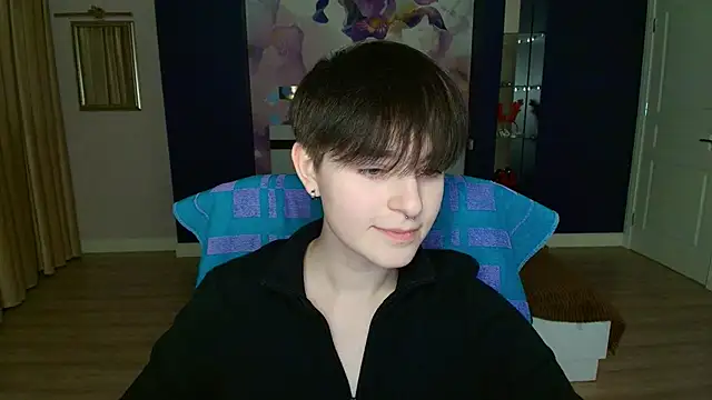 EmiliaYours online show from 01.20.25