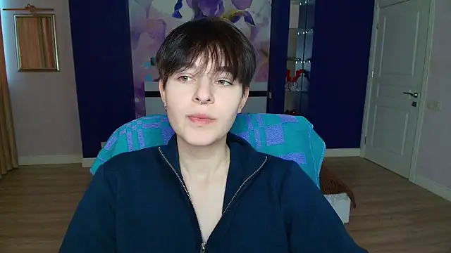 EmiliaYours online show from 01.27.25