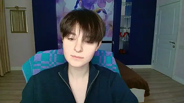 EmiliaYours online show from 02.09.25