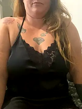 Snapshot of XtentationMG chatting on 09.28.25 XtentationMG online show from 09.28.25