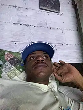 Snapshot of ElNegroRony chatting on 12.28.24 ElNegroRony online show from 12.28.24