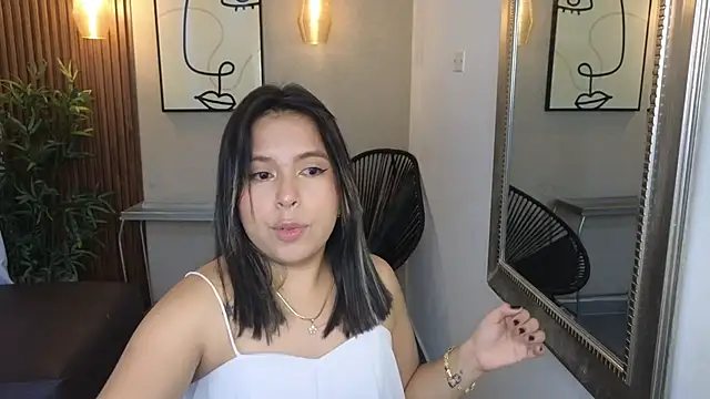 Snapshot of Sharlotte_Milk chatting on 10.27.25 Sharlotte Milk online show from 10.27.25