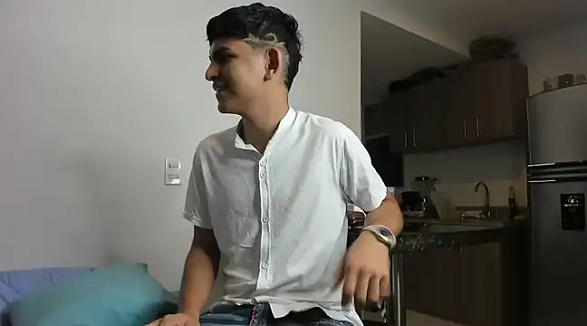 Snapshot of Lyam_ap chatting on 01.10.25 Lyam ap online show from 01.10.25