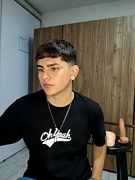 Snapshot of Lyam_ap chatting on 09.23.25 Lyam ap online show from 09.23.25