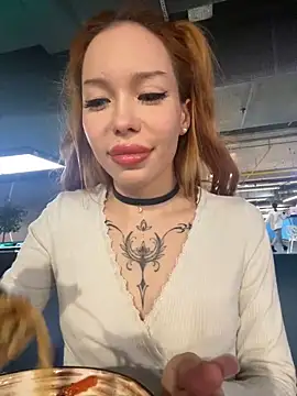 Snapshot of babydolll chatting on 03.16.25 babydolll online show from 03.16.25
