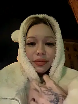 Snapshot of babydolll chatting on 10.11.25 babydolll online show from 10.11.25