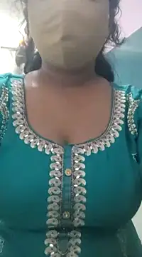 Snapshot of Dr_Chhaya chatting on 02.26.25 Dr Chhaya online show from 02.26.25