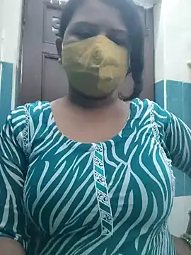 Snapshot of Dr_Chhaya chatting on 03.02.25 Dr Chhaya online show from 03.02.25